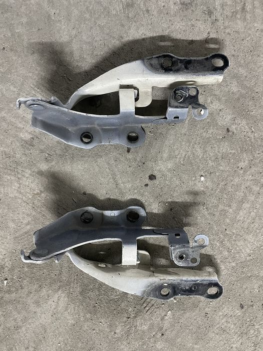 Петли капота Toyota Crown оригинал