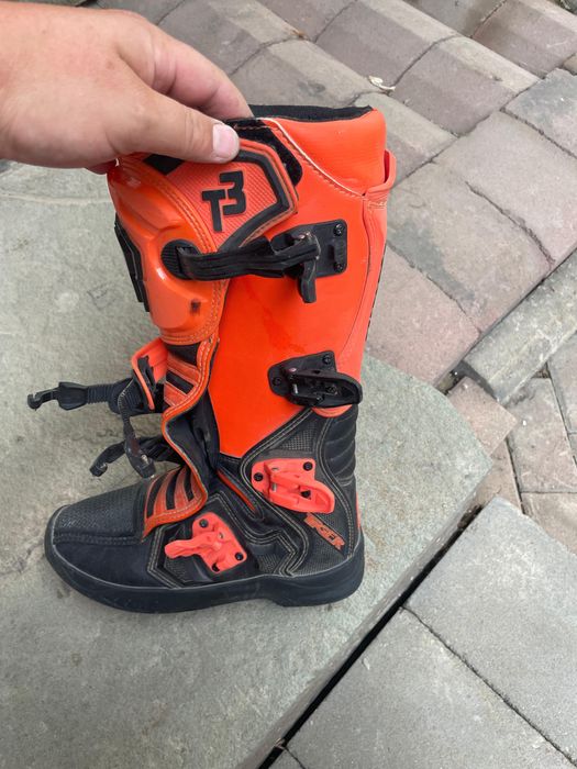 Продам детские мотоботы