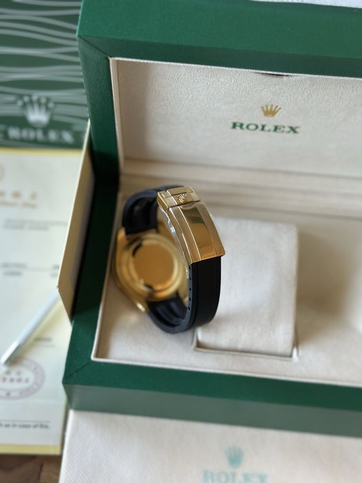 Rolex Yacht-Master Gold 40 mm Rubber Strap