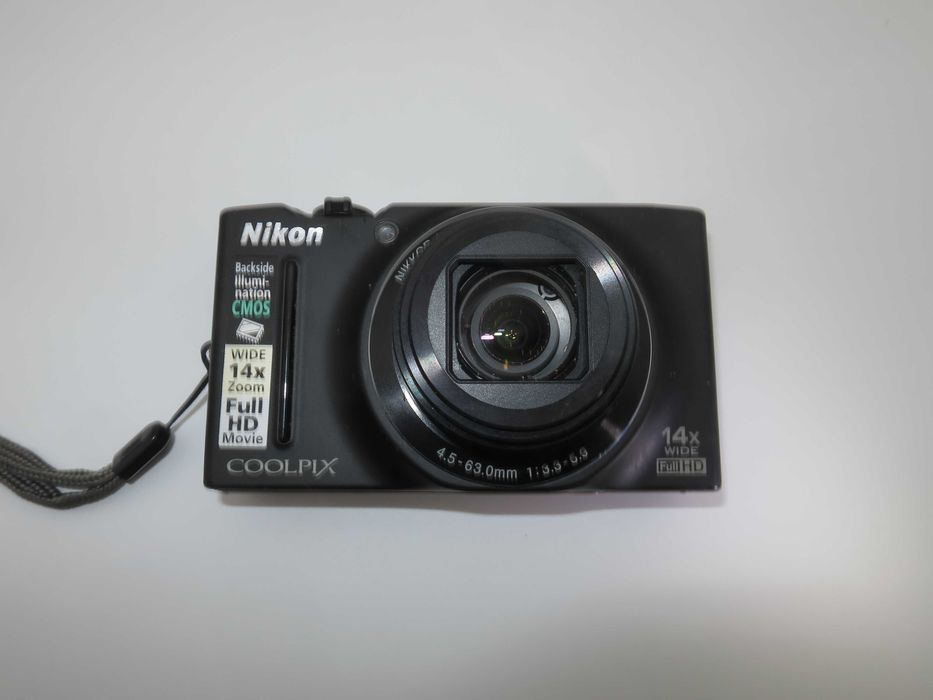Nikon Coolpix S8200 ултра компактен цифрова фотоапарат, дигитална камера Full-HD, 14x оптичен зум,  пълен комплект, работи отлично