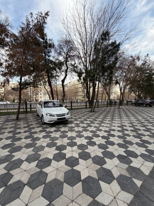 Ул.Бабур Жк "Узбегим" нежилое помещение 85кв.м первая линия с ремонтом