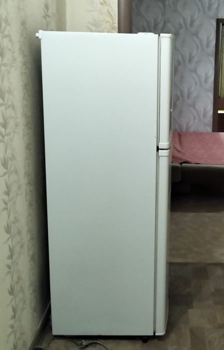 Холодильник продается