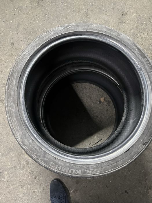 Шины резины R19 в хорошем состояни