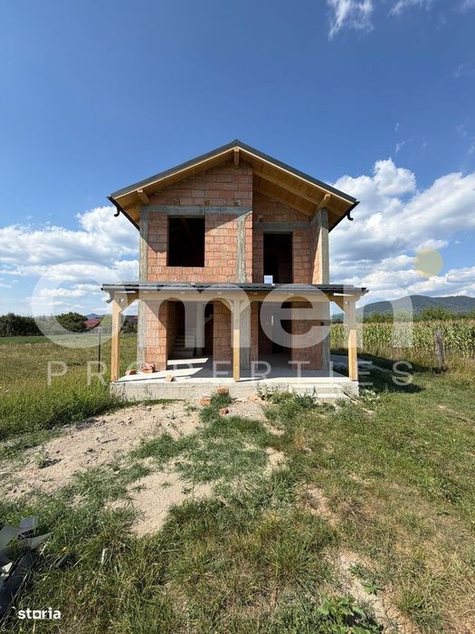 Casa la rosu de vanzare | 120 mp | 5 ari de teren | sat Sasar
