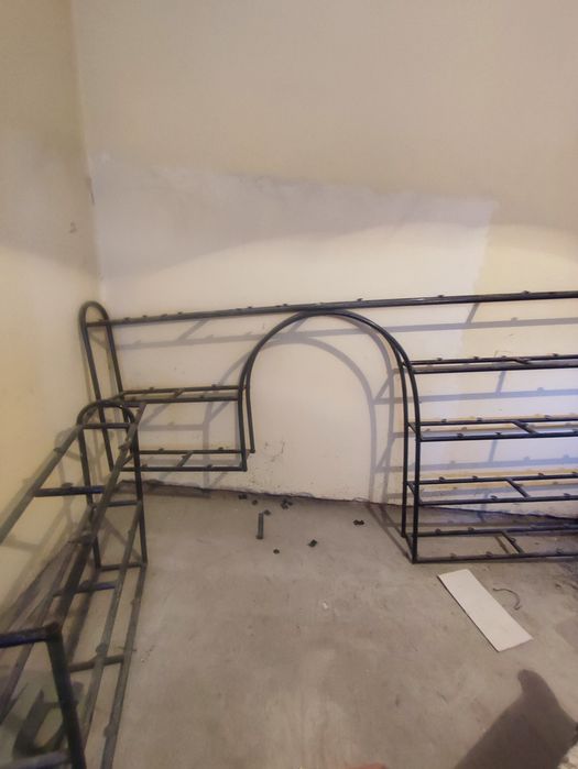 Метални рафтове (етажерка)