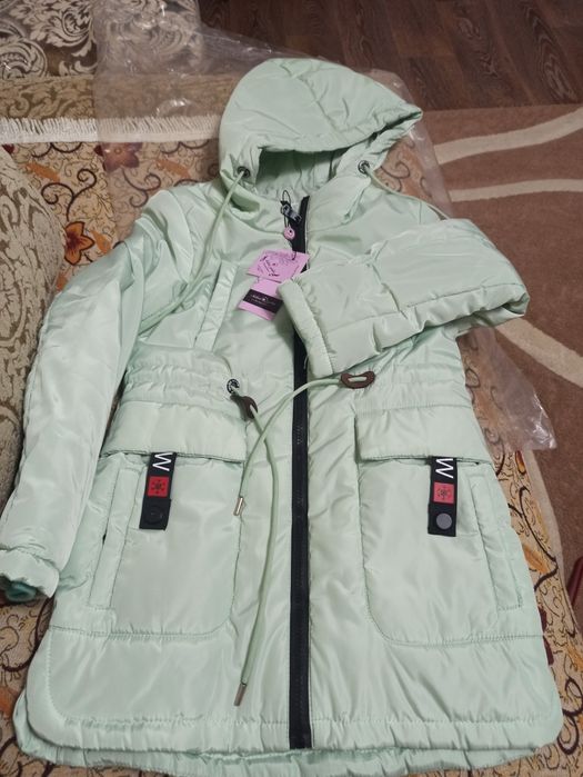 Продается куртка для девочки