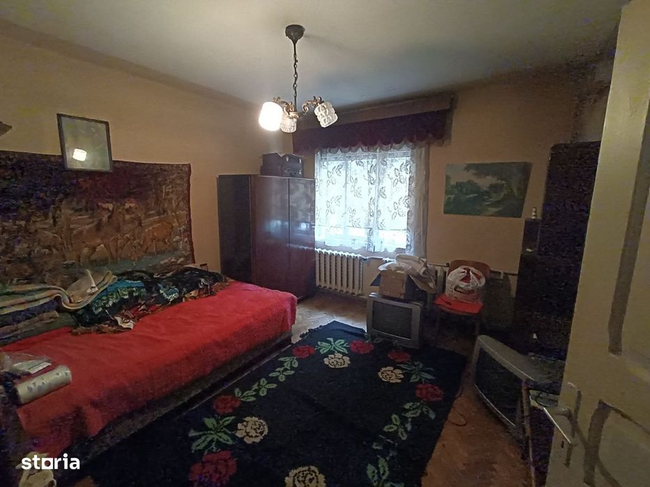 Proprietar vând teren 532 mp cu casă zonă centrală Rm. Vâlcea (zona A)