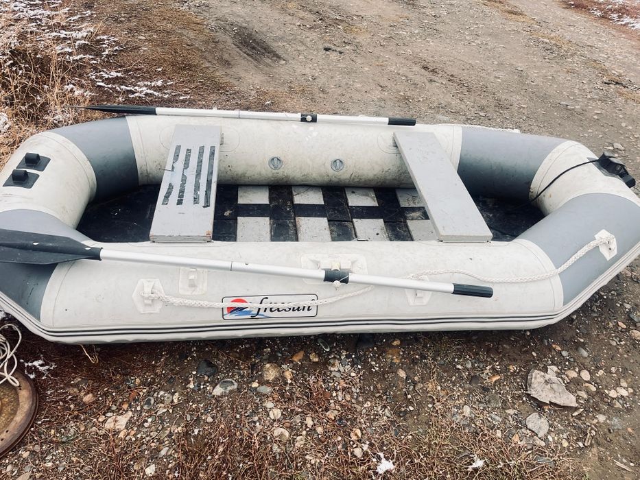 Продам Лодку freesyn