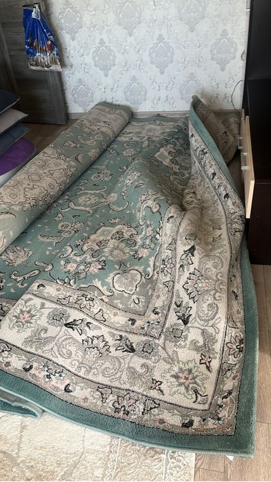 Продам Ковёр 3м на 5м.