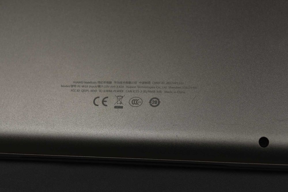 15.6 инча лаптоп Huawei I5 7200U 8 GB Nvidia SSD - батерия и зарядно