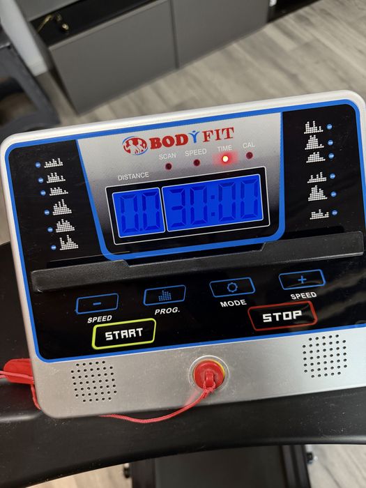 Bandă de alergare electrică BodyFit F3000