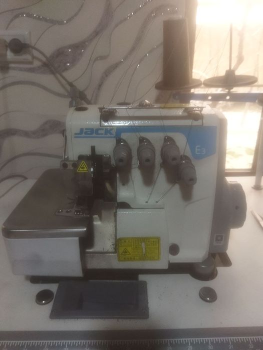 Jack E3 overlok sotiladi, srochna