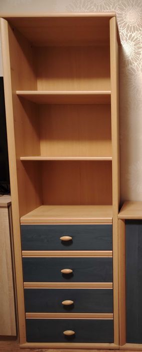 Висок шкаф секция