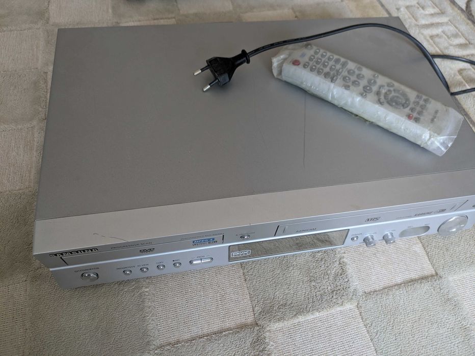 DVD плеер Samsung DVD-V7500K