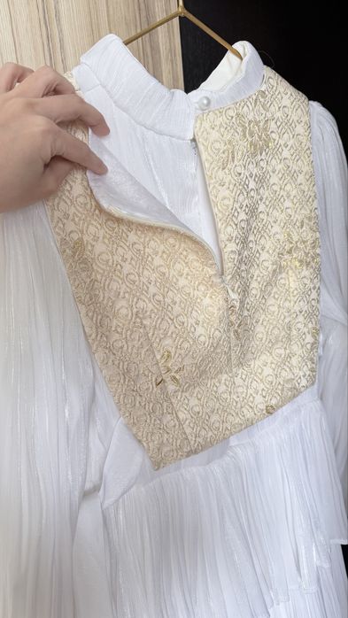 сән үйінің киімдерін сатамын