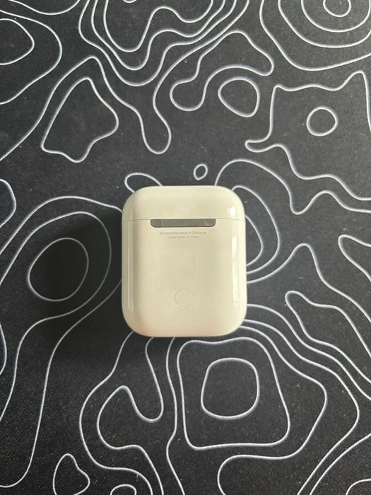 Продам Airpods 1