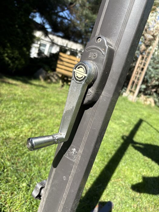 Umbrela 3 x 3 m cu grautati