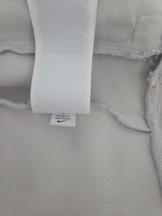 Vând hanorac nike tech