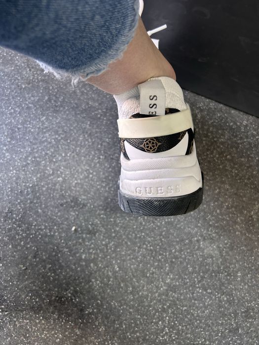 Ниски маратонки Guess