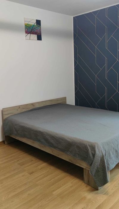 Închiriez garsonieră CODLEA