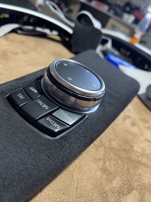 Colant / retapitare trimuri auto Alcantara piele