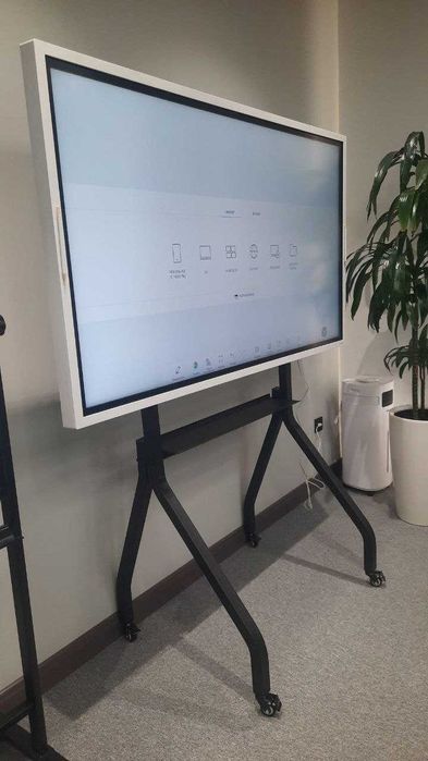 Интерактивная панель Samsung