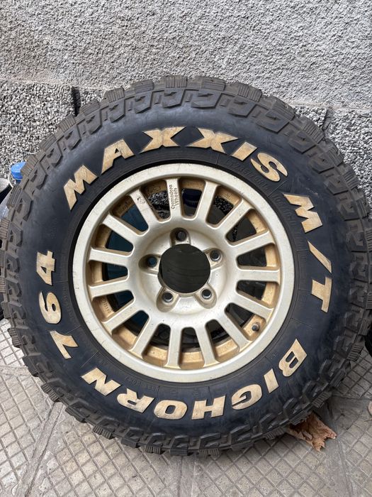 Джанти с гуми 235/75/15 за витара