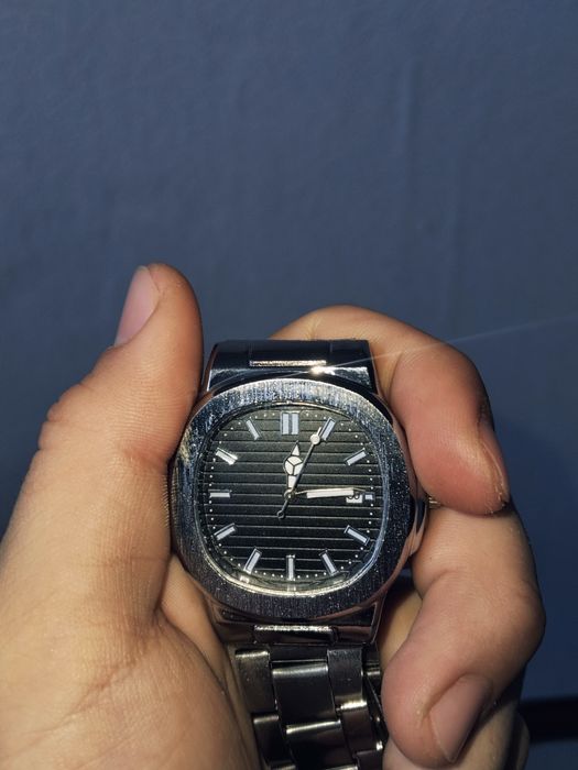 Стильные мужские наручные часы