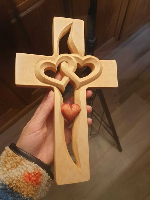 Cruci si icoane din lemn sculptate manual - cadouri cununie, casa