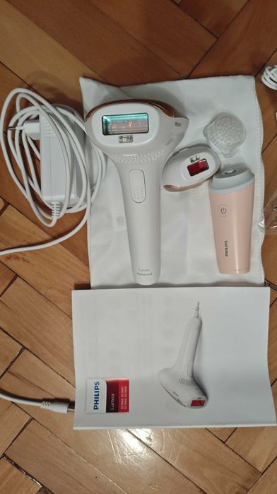 Epilator IPL Philips Lumea Advanced BRI922/00 + Perie facială.