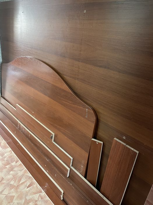 Двуспальная кровать продам срочно