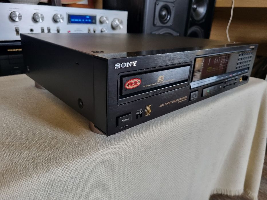 Sony CDP-990. Perfect functional. 18 Bit. Impecabil
