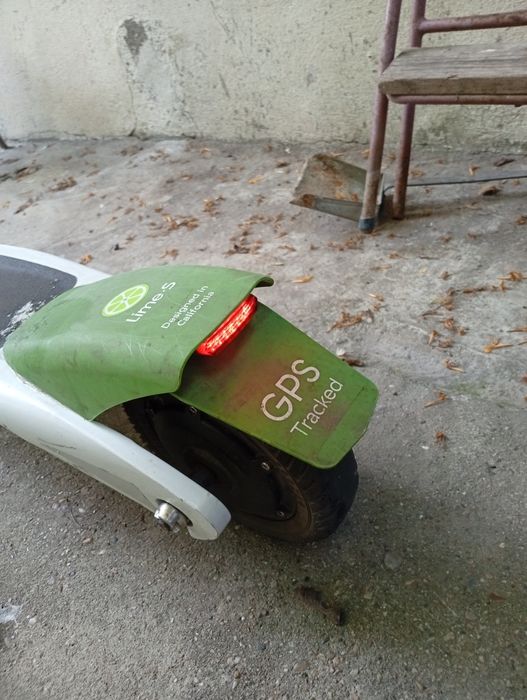 Vând trotineta electrica Lime s