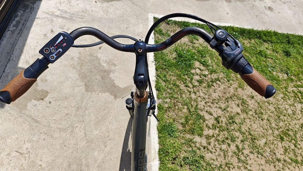 Bicicleta electrica roți pe 28