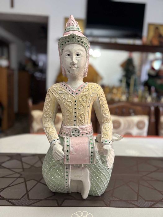 Statuetă Cântărețul lui Buddha/din lemn exotic/lucrată manual/H=52cm/G=3,050kg.