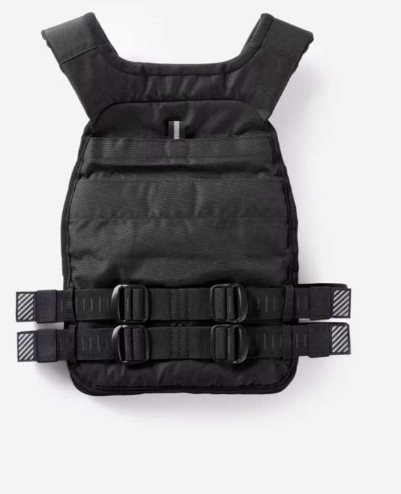 Жилетка с тежести 10 килограма.