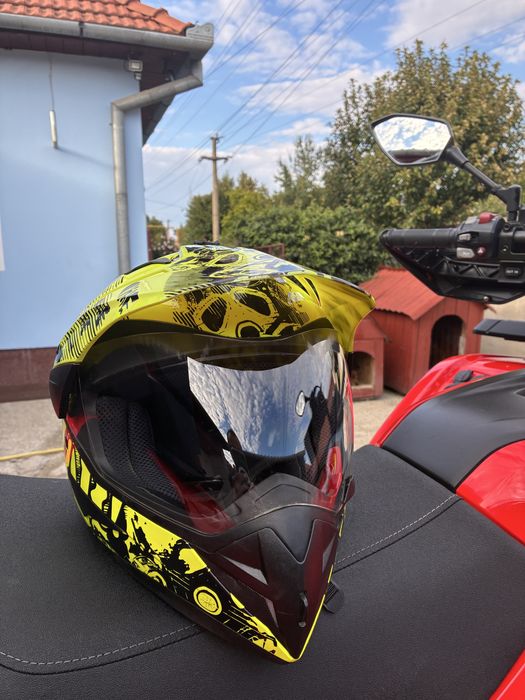 Vand casca moto