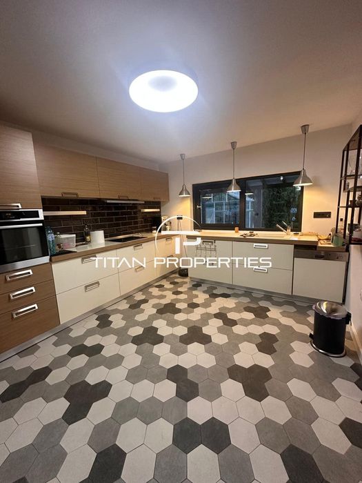 Дава се под наем Къща в Варна, м-т Евксиноград - 200 кв.м за 1800 € - Снимка #1