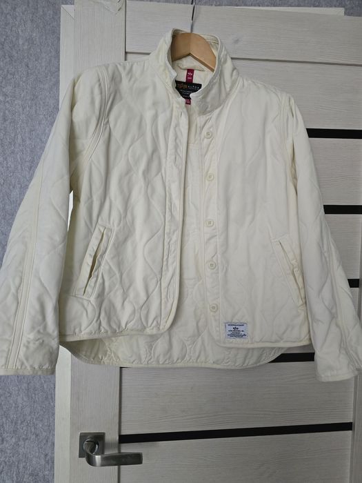 Куртка бренда Alpha