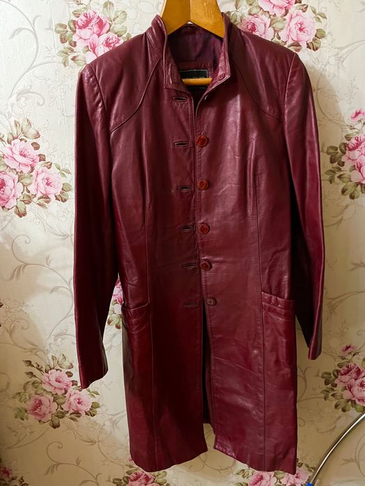 Продается кожаный плащ женский