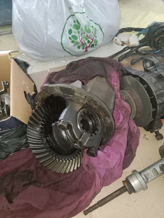 Продам запчасти на ниву.