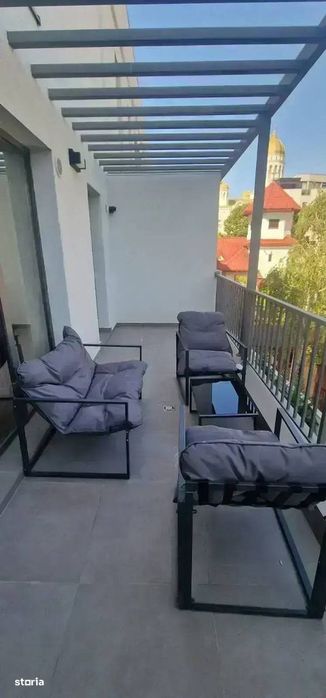 Studio luminos, bine compartimentat – Zona Marriott