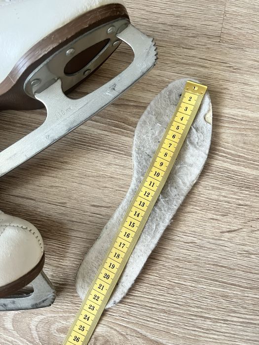 Коньки полупрофессиональные р-р 35