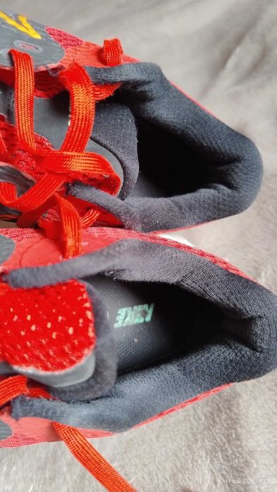 Adidași Nike renew