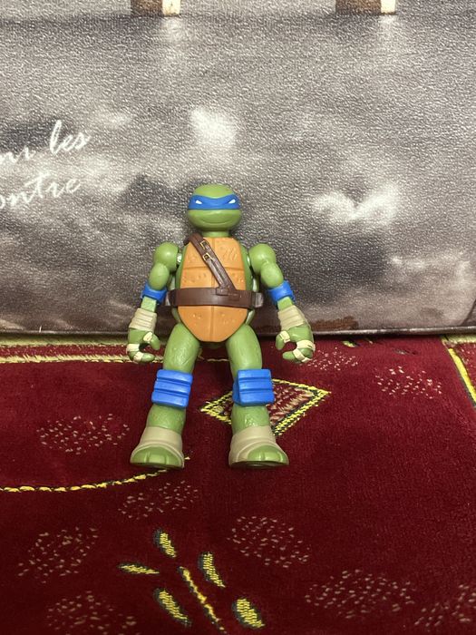 Черепашки ниндзя фигурка Леонардо