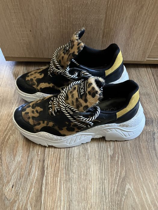 Дамски сникърси  ……….