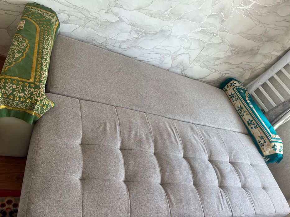 Мягкий диван , раскладной