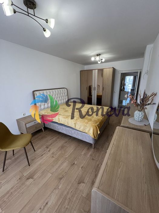 Дава се под наем Тристаен апартамент в Варна, Център - 130 кв.м за 1296.42 € - Снимка #5