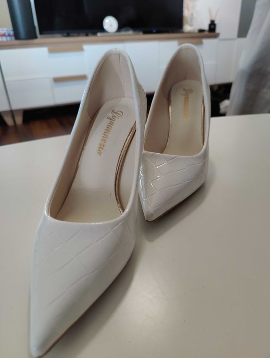 Pantofi eleganți alb/crem Liguannoxie, măr. 35, toc cilindric auriu