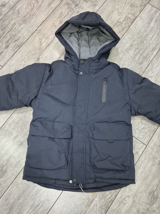 Продам куртку детскую